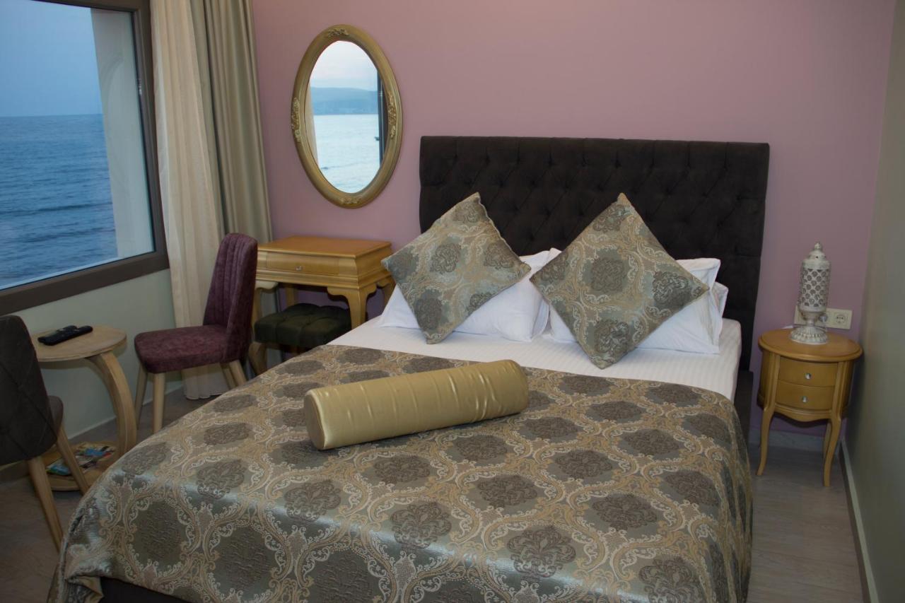 Itimat Otel Urla Esterno foto